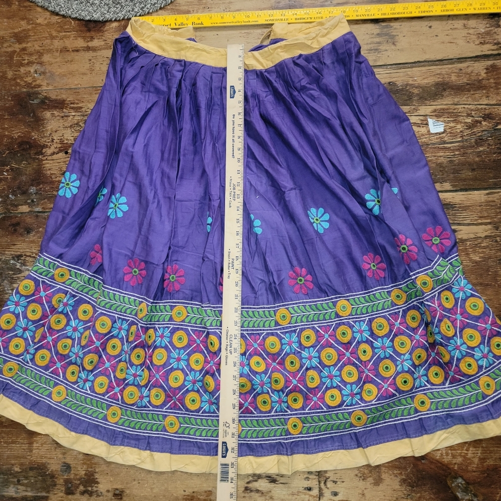 Handmade Embroidered Banjara gypsy boho skirt daisy Repurposed vtg twirl hippie